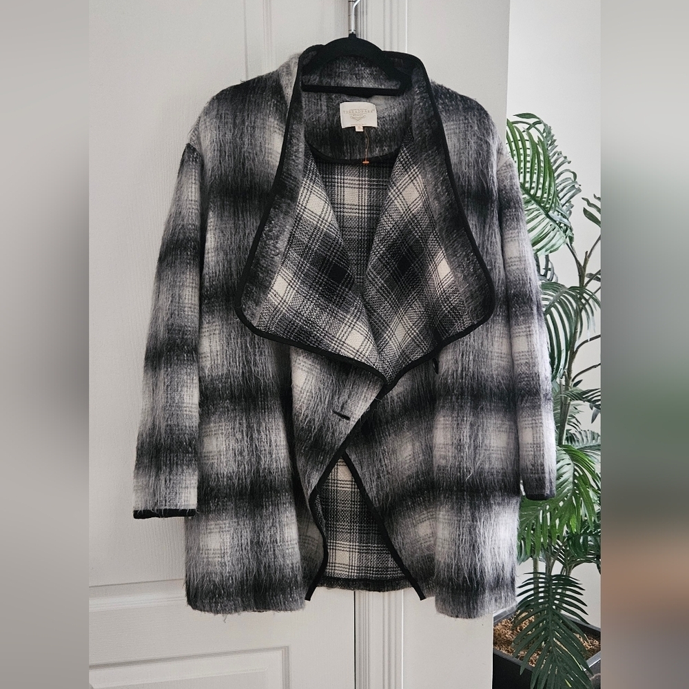 Threadbare Women's Black and Gray Plaid Mohair Fuzzy Jacket